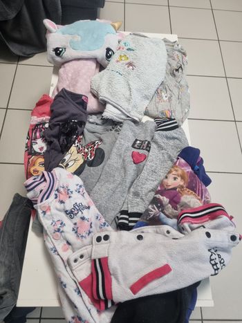 Lot fille 8 ans 12 pieces