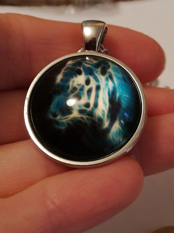 Magnifique collier tigre holographique neuf - photo numéro 3