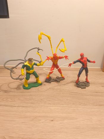 Figurines spiderman kinder maxi 