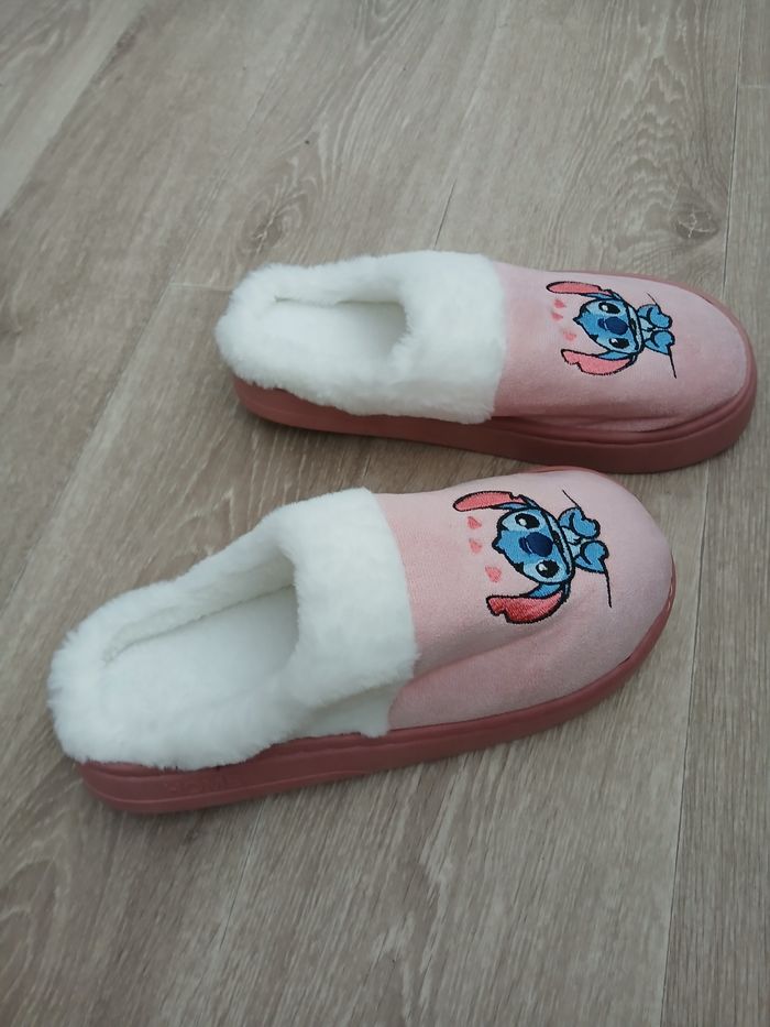 Chaussons neufs stitch femme taille 40 - photo numéro 6