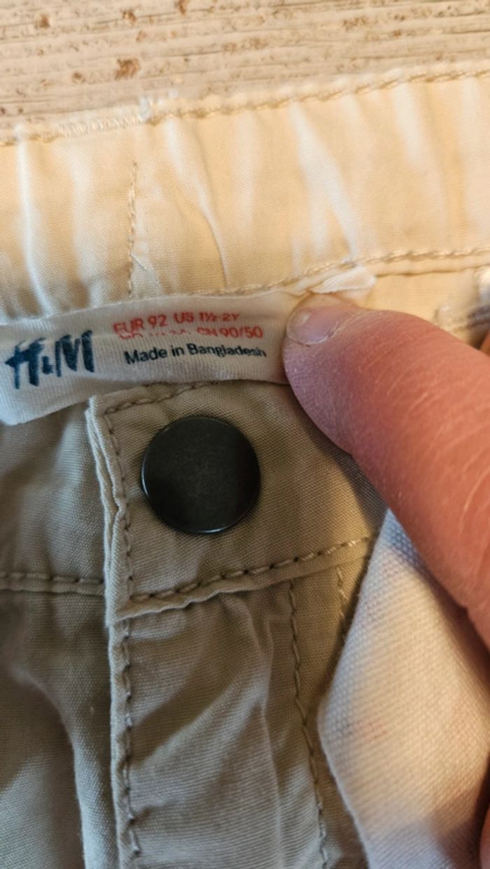 Short beige, ajustable à la taille, léger, avec ceinture, H&M, neuf sans étiquette, 2 ans - photo numéro 4