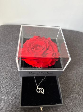 🌹💍 coffret véritable rose + collier cœur - très bon état - Allomn