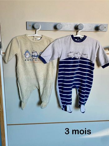 Lot de 2 pyjamas doux en taille 3 mois