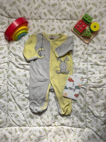 pyjama grenouillèr een velours gris et vert ouverture devant 3 mois boite à malices