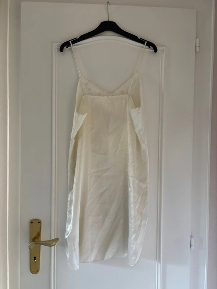 robe de nuit couleur crème - photo numéro 2