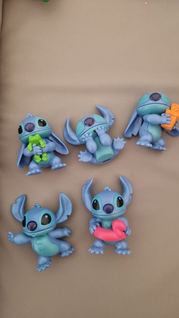 Figurines  stitch