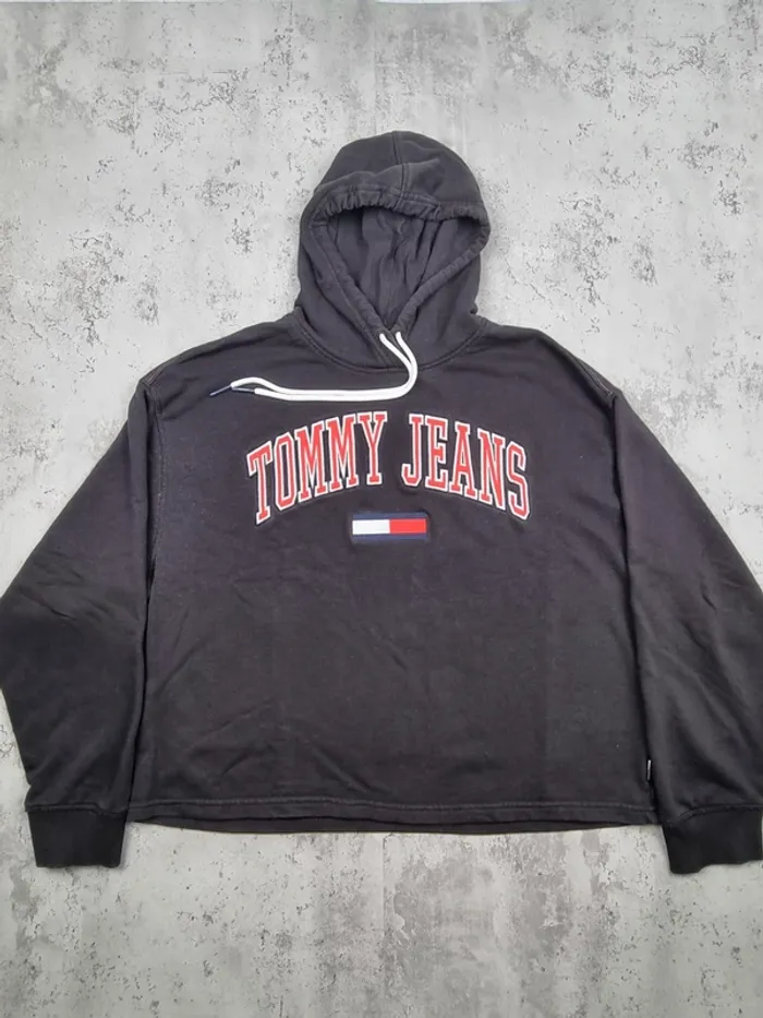 Crop top à capuche Tommy Jeans noir – Taille M Femme (mesures en photos) - photo numéro 3