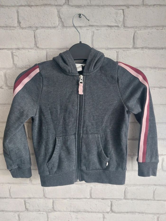 Veste avec capuche H&M taille 6 ans