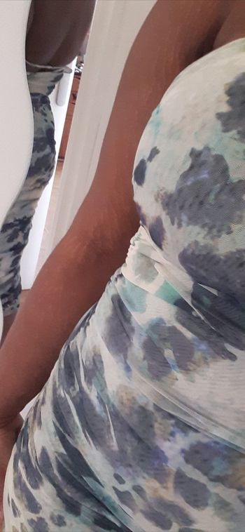 Robe dos nu prés du corps Zara