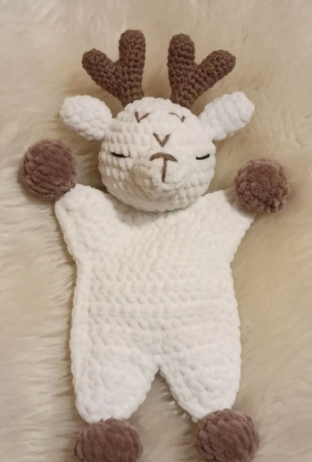 🦌 Petit doudou Cerf au crochet – Fait main avec amour 🧶✨