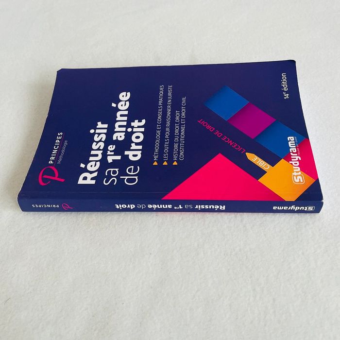 Manuel scolaire. Réussir sa 1re année de droit. Librairie Studyrama. - photo numéro 3