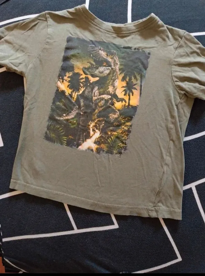 Tee shirt T4 5ans dinosaure