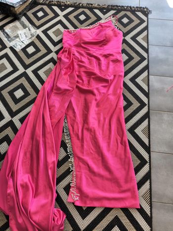 Robe de soirée en satin longue fushia taille 48 neuve