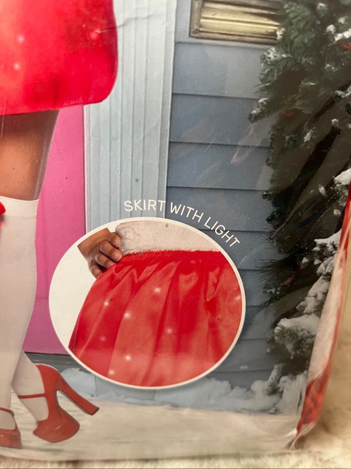 Déguisement mère Noël taille S/M   Comprenant une robe avec des lumières, bonnet - photo numéro 4