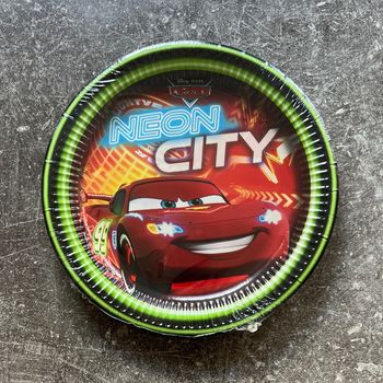 8 ASSIETTES CARTON CARS - DISNEY PIXAR - NEUF