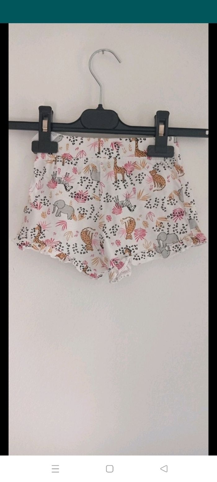 Short Primark en 9-12 mois - photo numéro 2
