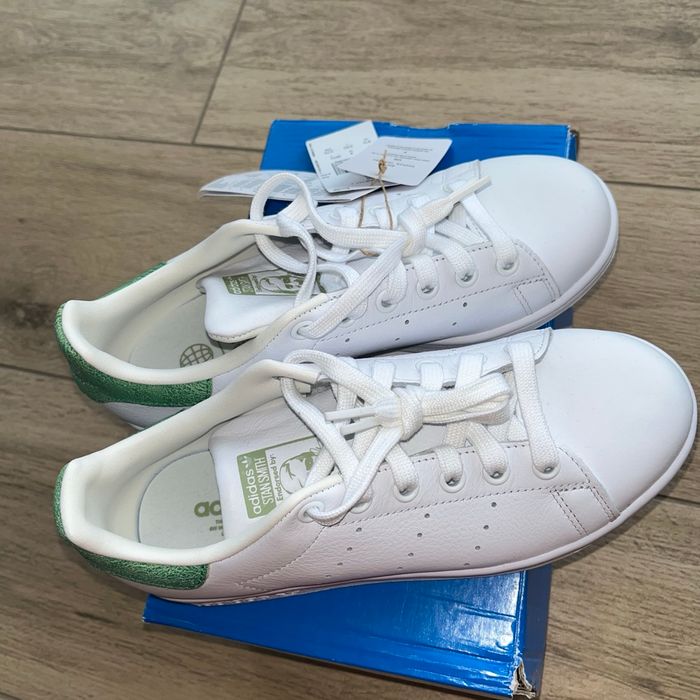 Baskets Adidas Stan Smith taille 36 2/3 - photo numéro 2
