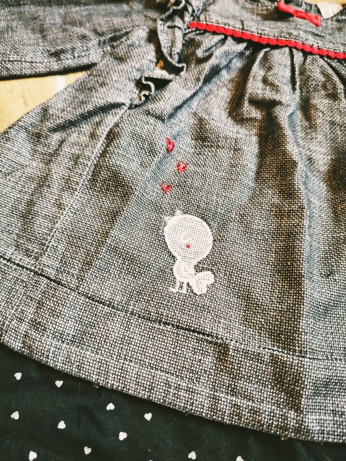 👗Orchestra - Robe à manches longues gris chiné liseré et noeud rouge Taille 6 mois - photo numéro 2