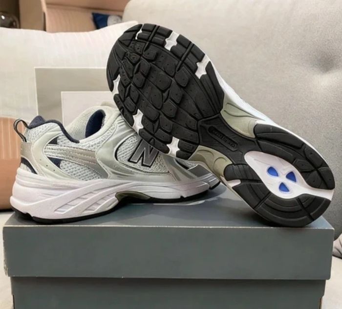 New Balance 530 Blanc 39.5 - photo numéro 4