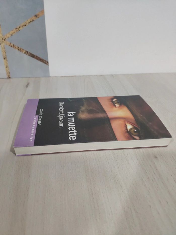 Livre poche La muette Djavann courts romans et autres nouvelles - photo numéro 3