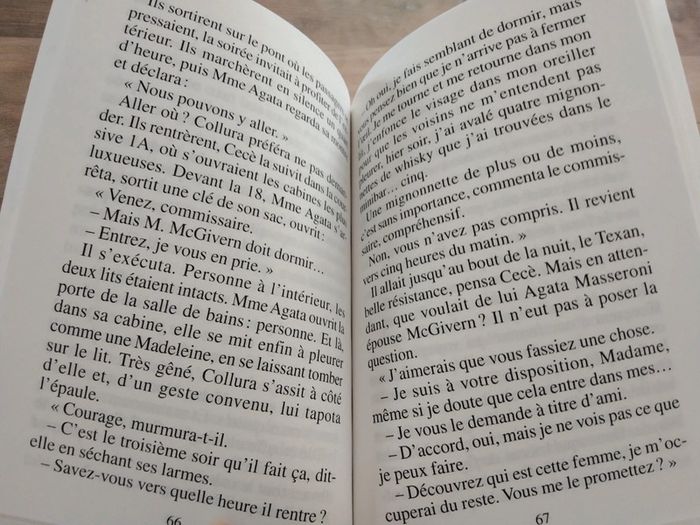 Livre les enquêtes du commissaire Collura - photo numéro 3