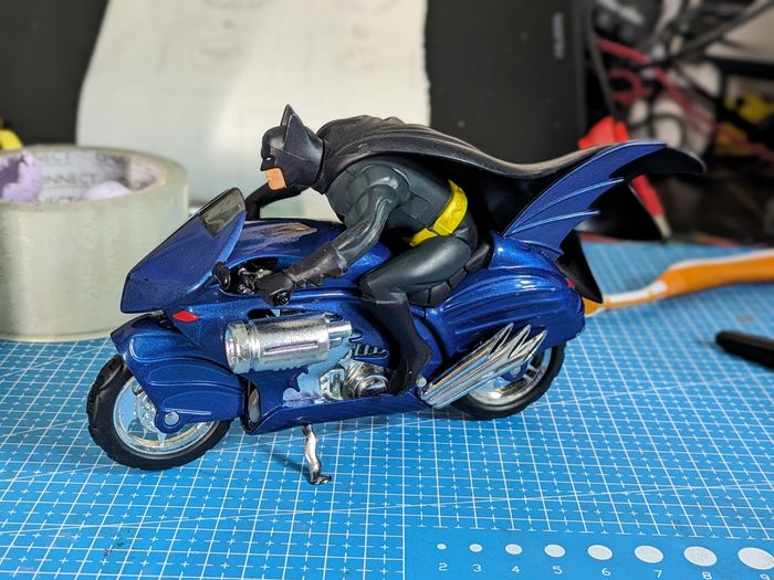 Corgi - DC Comics : Batman sur son Batcycle (2000) - photo numéro 3