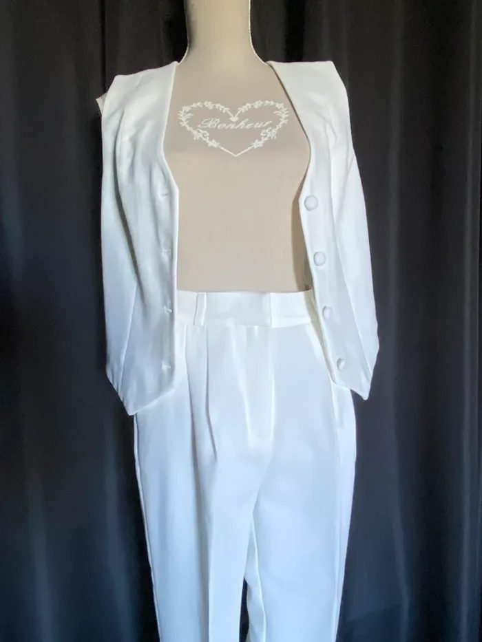 Ensemble Tailleur pantalon trois pièces - photo numéro 11