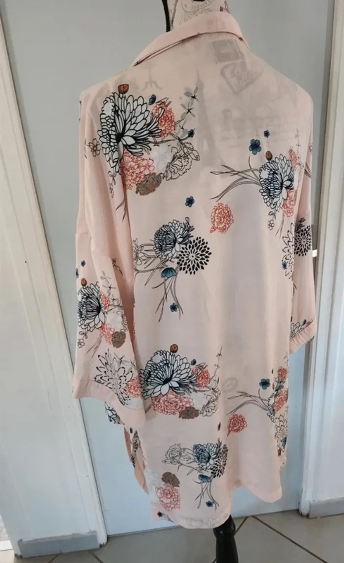 🌸 Kimono satiné fleuri - Pimkie Collection - Taille M 🌸 - photo numéro 4