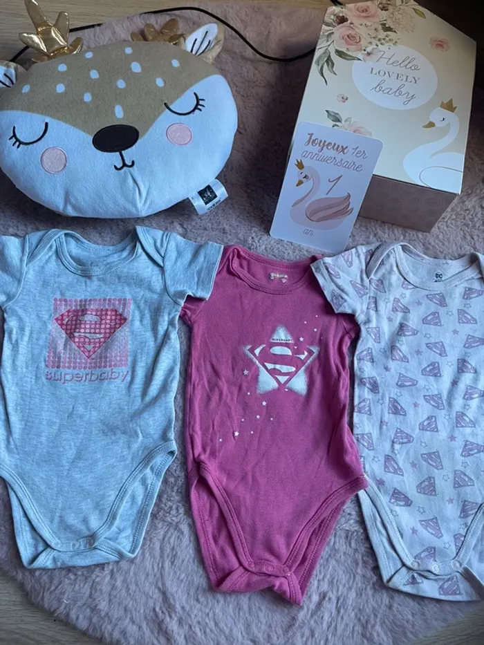 Lot de 3 body superwoman 12m