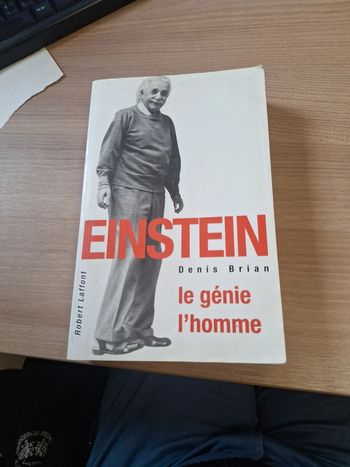 Einstein  le génie l'homme