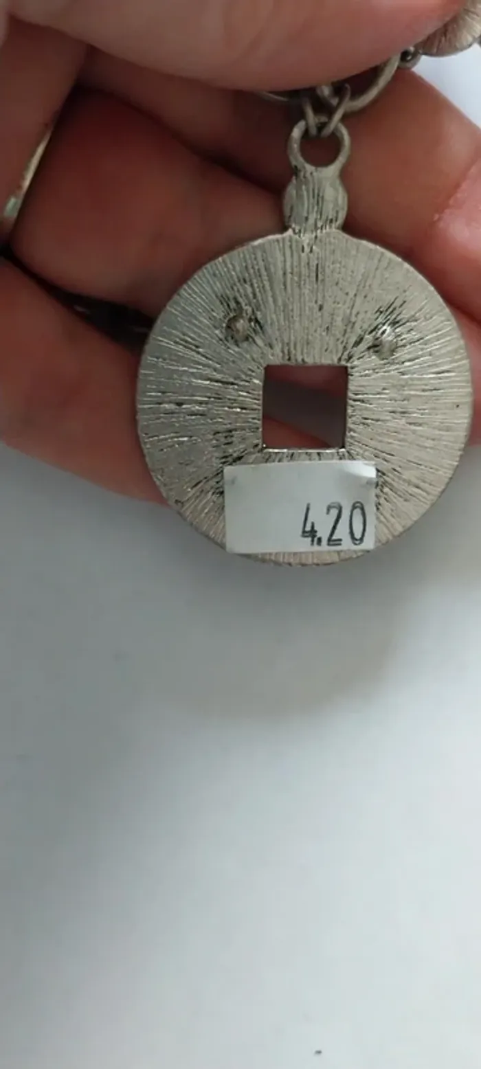 Collier fantaisie neuf. - photo numéro 3