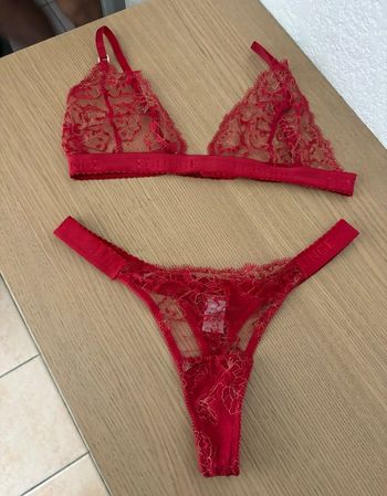 Ensemble rouge