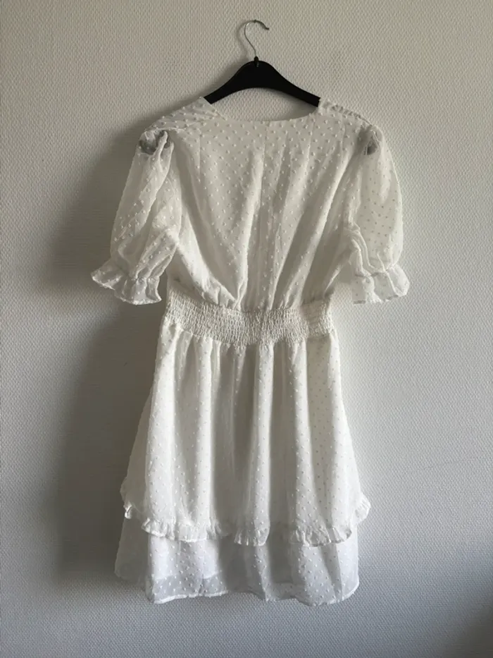 Robe blanche à volants - taille M - photo numéro 8