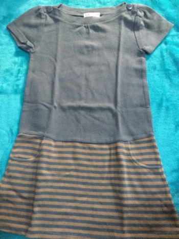 robe  tex 7 /  8 ans tbe