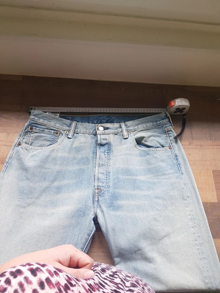 Levis 501 style délavé - photo numéro 5