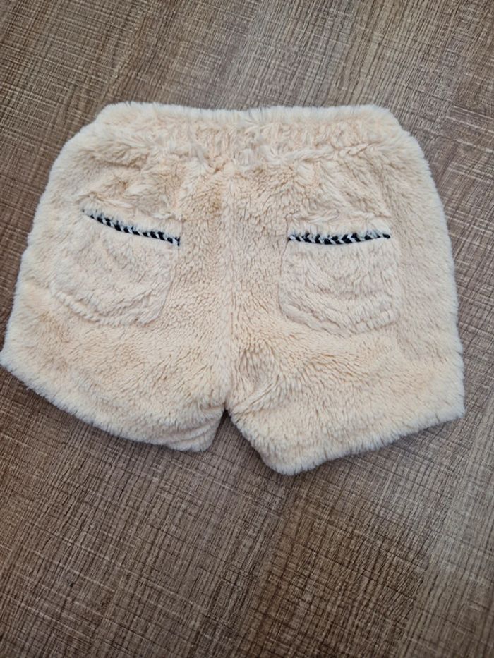 Short Kiabi 4 ans en excellent état - photo numéro 3