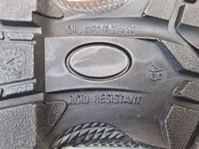 Chaussures de sécurité basses neuves pointure 43 - photo numéro 6