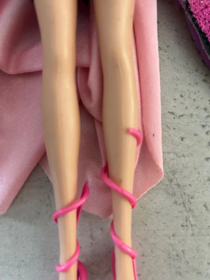 Lot de barbie - photo numéro 3