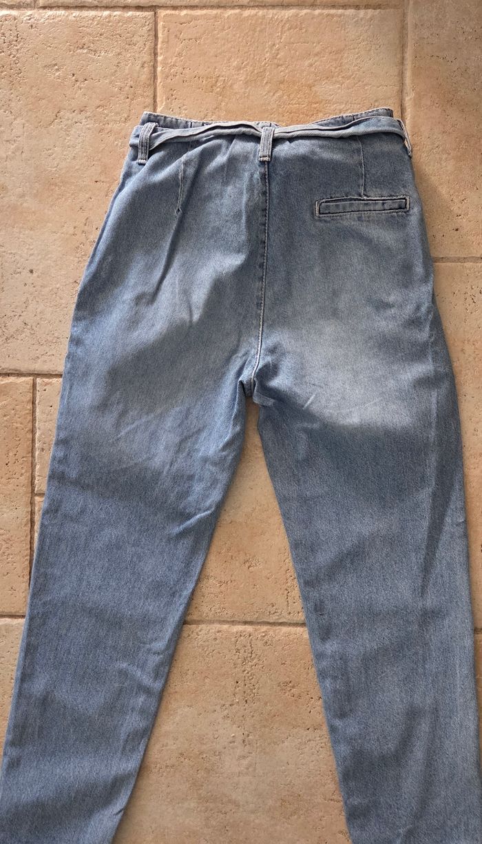 Jean mom Bershka taille haute avec ceinture – coupe tendance – T. XS – excellent état - photo numéro 8