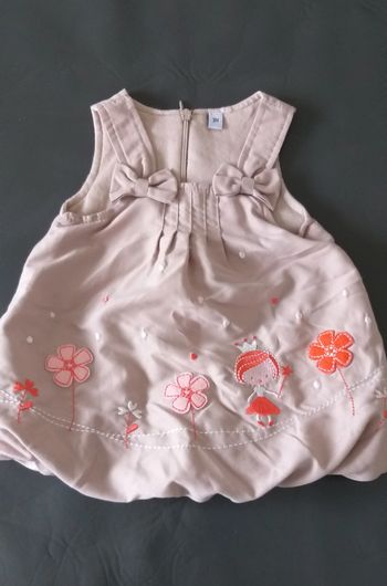 Robe grise à motifs