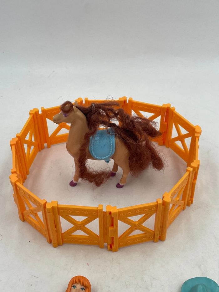 Figurine Polly Pocket + cheval + enclos + tenues Mattel - photo numéro 3