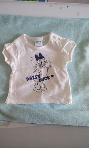 T-shirt disney daisy 1 mois neuf