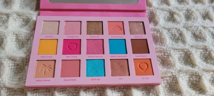 Palette barbie colourpop - photo numéro 3