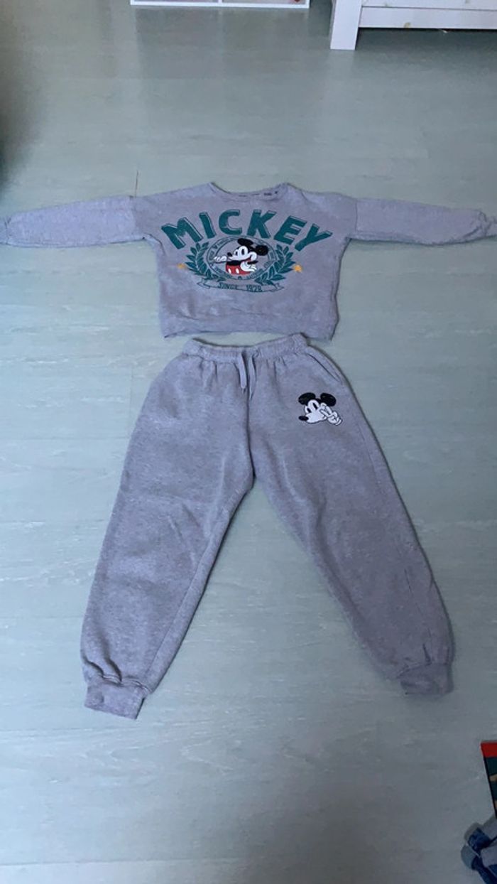 Ensemble jogging sweat-shirt taille xs