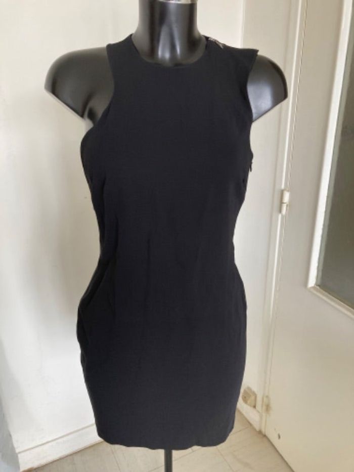Robe dos nu chic classe Zara taille 36/S