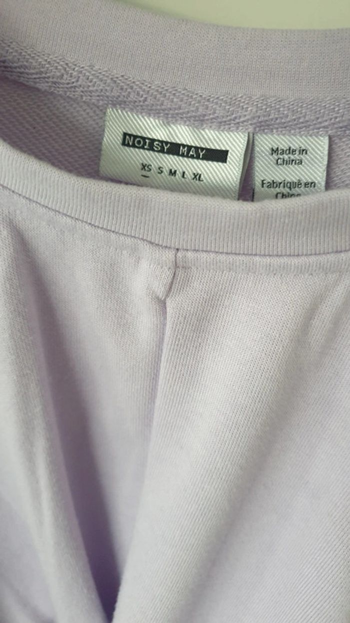 Sweat-shirt crop top lilas, taille XS, Noisy May - photo numéro 2
