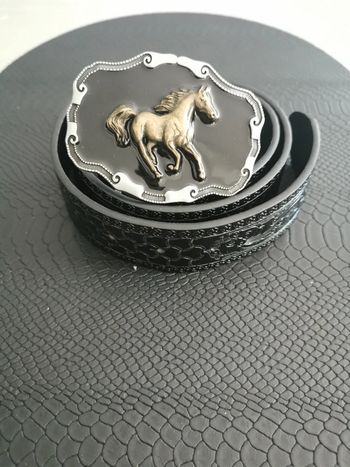 Ceinture de cowboy country cheval doré sur noir