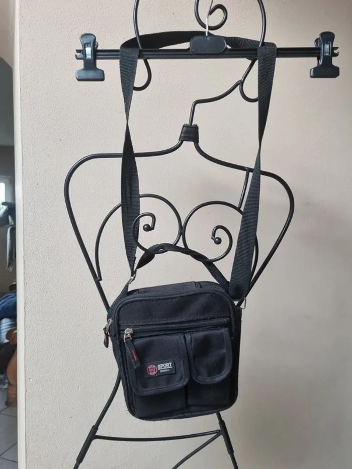 Sac noir multipoches