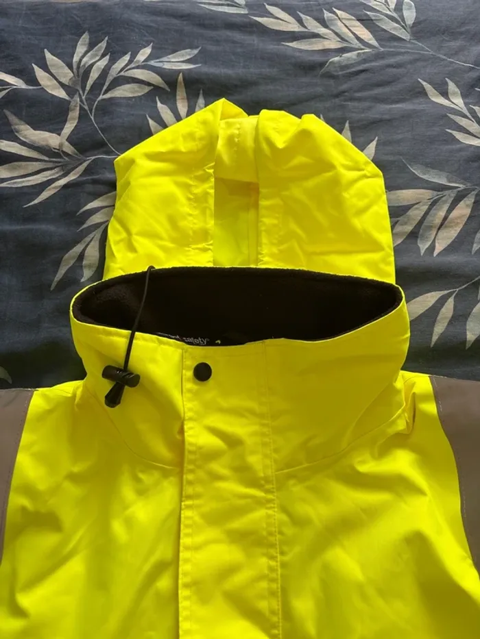 Manteau avec bande réfléchissante - photo numéro 3