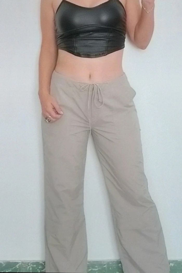 Pantalon casual large parachute léger taille 40